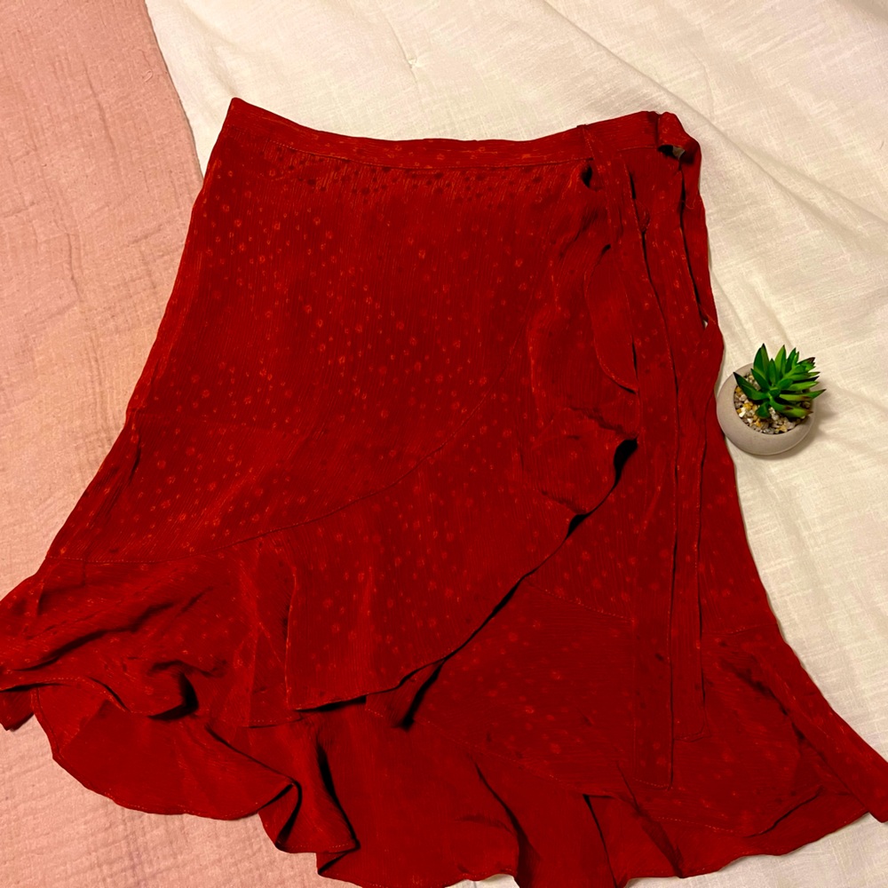 Brand new tulip hem skirt never worn, XS, tie skirt